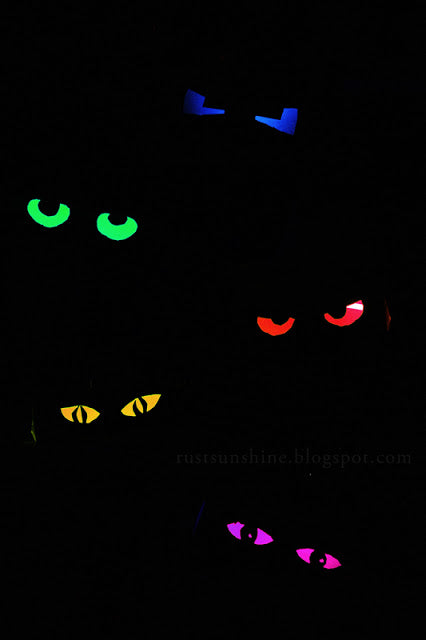 Halloween Glow Eyes