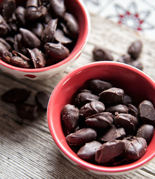 Dark chocolate almond recipe Paleotsecipes, healthy sweers