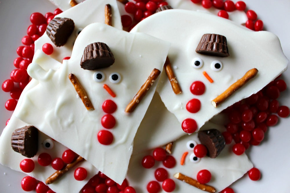Melted snowman candy bark DIY candy gift for Christmas
