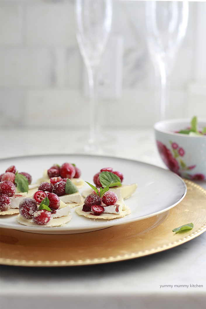 Sparkling cranberry brie crackers New years eve party appetizer recipe
